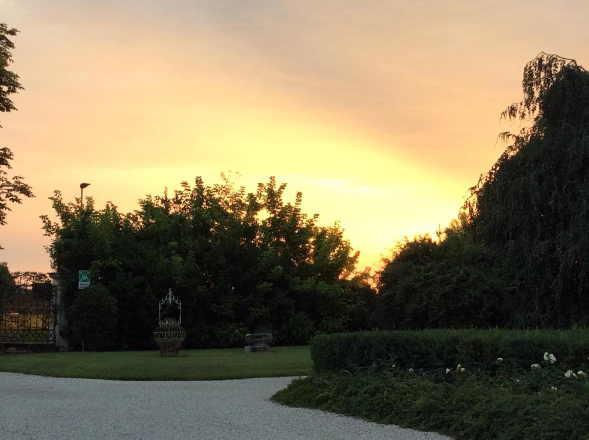 Borgo Dei Conti Della Torre Casa de hóspedes Morsano al Tagliamento Exterior foto